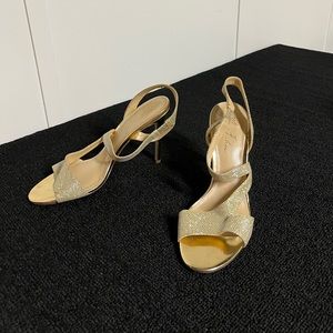 Gold shiny skinny heels